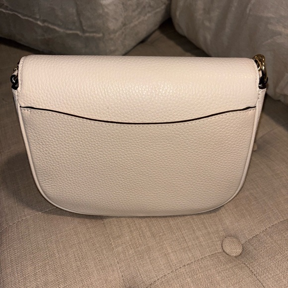 NWOT Coach Amelia Saddle Bag Color Chalk with Adjustable Strap and Snap Closure - Picture 5 of 10